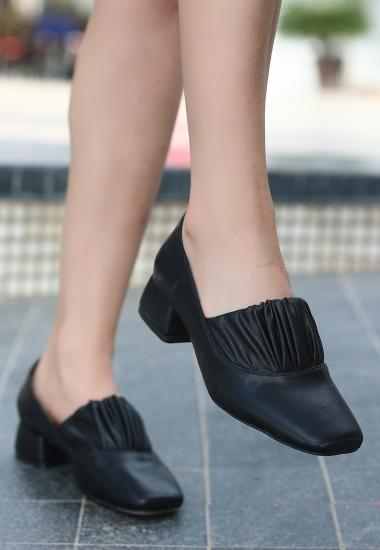 Wetla Siyah Cilt Topuklu Ayakkabı